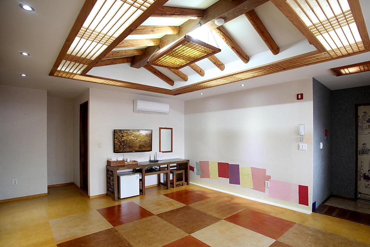 Jeonju Hanok Taejogung Hotel חדר תמונה